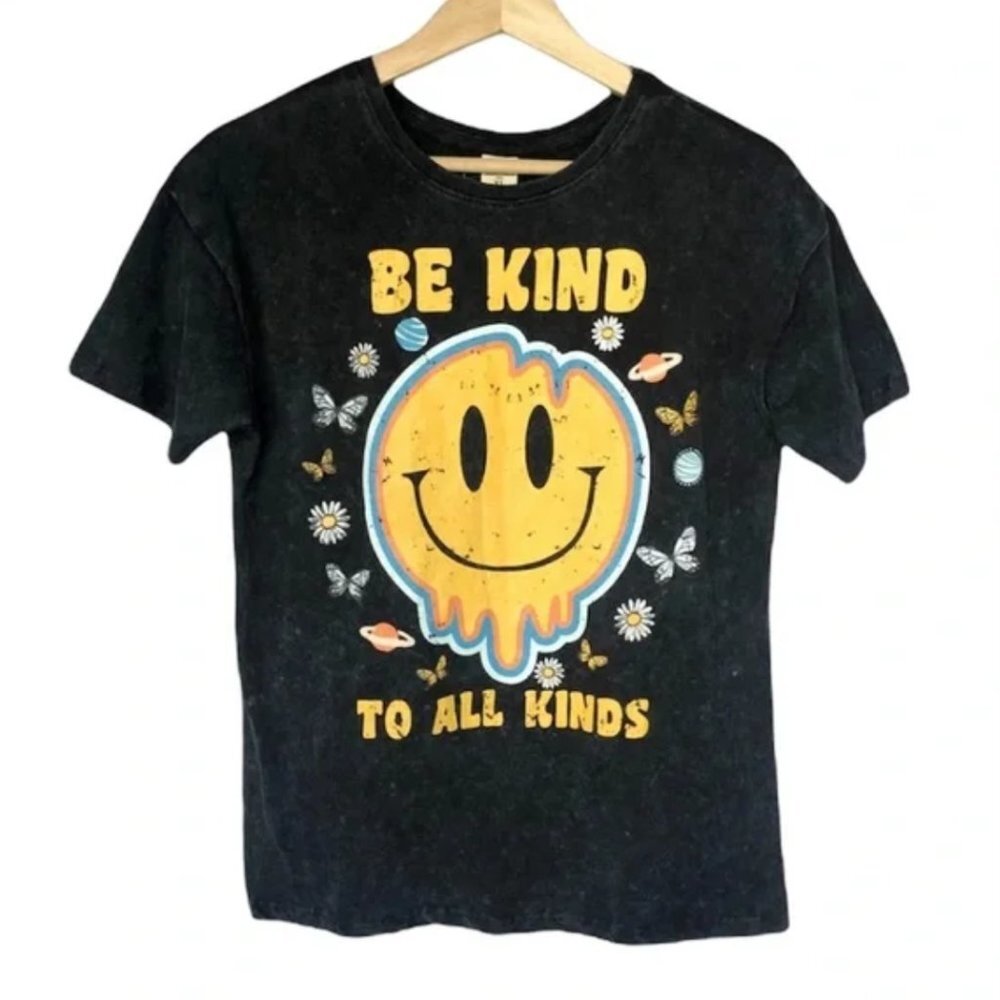 Be‎ Kind NWOT Graphic Tee